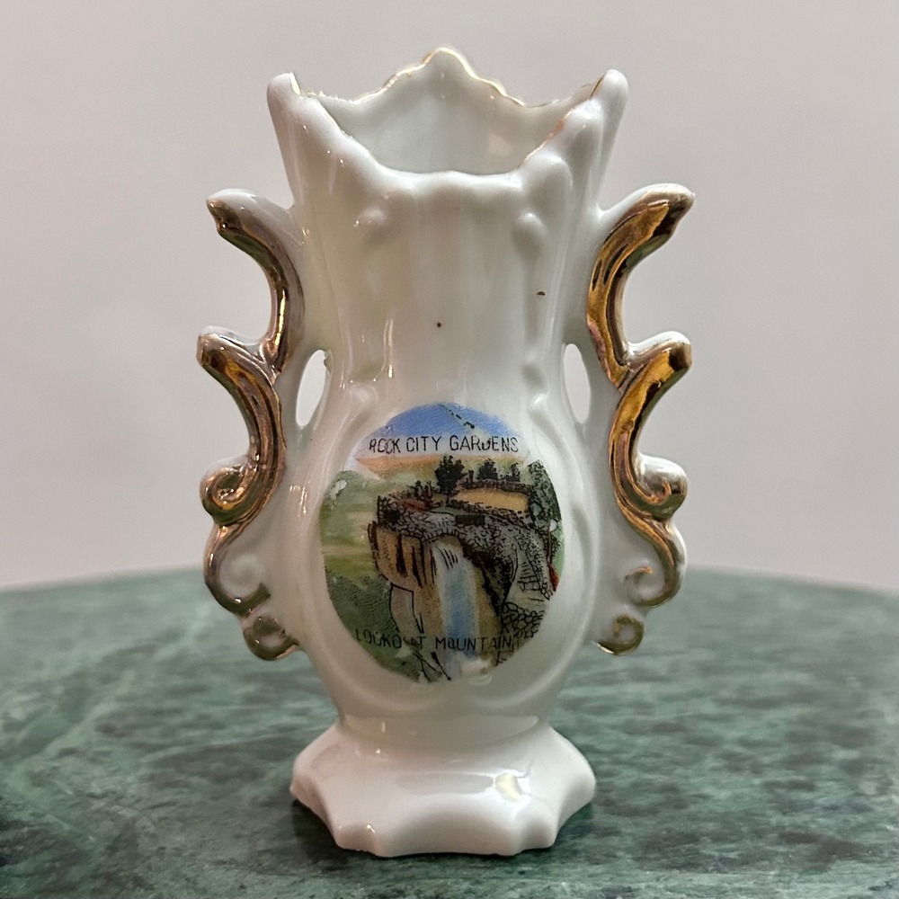 Vintage Rock City Gardens Lookout Mountain Miniature Vase Made in Occupied Japan